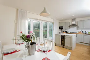 4 Salterns-3 Bath-Nr Yarmouth-Nr Beach-Sleeps 7 - Image 3