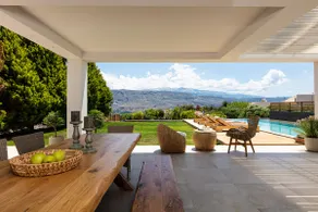 Luxury Ensuite Villa Overlooking Souda Bay - Image 3