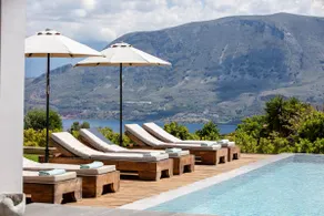 Luxury Ensuite Villa Overlooking Souda Bay - Image 2