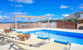 Villa Di Giorgio Heated Pool - Image 3