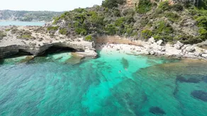 Ploes Luxury Cottages - Image 4