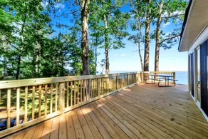 Lake Ontario Home+Hot Tub, sleeps 10 | Tucked Away - Image 4