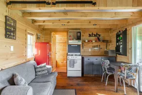 Cozy Countryside Cabin | Outdoor Shower - Image 4