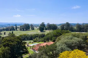 Elegant, spacious and family-friendly place surrounded by woods - Image 2