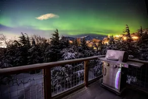 5 min walk to Flattop Trailhead! Aurora! Sauna! - Image 2