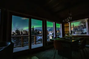 5 min walk to Flattop Trailhead! Aurora! Sauna! - Image 3