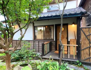 Guesthouse Garden Cottage in Hot Spring Village - Image 2