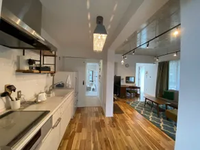 Walkable to Aquarium! Newly built designer house - Image 4