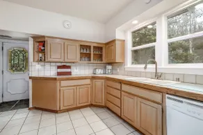 Gorgeous Lake Washington View 4 beds/2bath - Image 4