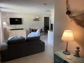 Riverfront Luxury Hideaway - Image 5