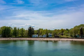 Vintage Lakefront Home in Historic Van Buren Point - Image 5