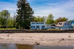 Vintage Lakefront Home in Historic Van Buren Point - Image 2