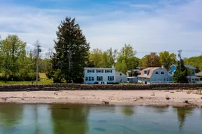 Vintage Lakefront Home in Historic Van Buren Point - Image 3