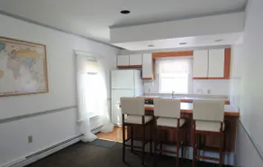 Great Price;Beautiful, Spacious 3 Bed 2 Bath in a House Near Downtown Portsmouth - Image 3