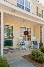 🌹Stylish & Cozy | 5★ Location |♛3BR | Netflix - Image 2