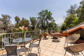 Scenic Mountain Retreat in Santiago Wine Country - Image 3