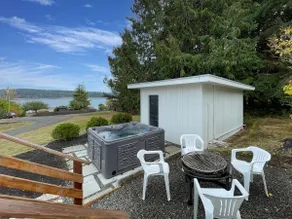 Cottage on the Bay- Hot Tub, Beach, Dock, Kayaks - Image 4