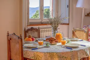 Villa Selva Luxury Lakeview Apartment - Image 5