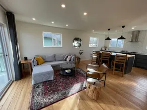 Port Hardy Penthouse Suite with Ocean View - Image 2