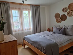 Cozy chalet apartment with magnificent mountain views - Image 5