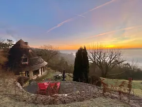 Le Paradis de Lucile - Vue de rêve - La Roche Guyon - Paris 1h - Giverny 10 mn - 12 personnes - 5 chambres - 3 sdb - pétanque - babyfoot - balançoires - ping pong - tennis- cuisine ultra équipée - borne électrique - Image 3