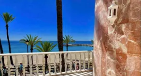 Frontline sea in the center of Puerto Banus.2bedrooms -Garden - Image 3