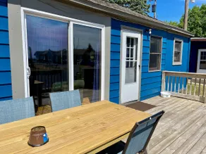 Cottage Cove · Lake Huron Beach Cottage No. 11 - Image 5
