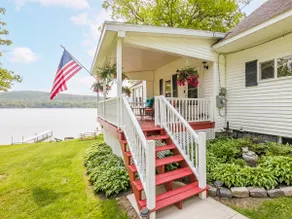 Beautiful Lakefront Property - Image 3