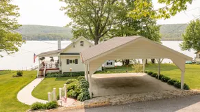 Beautiful Lakefront Property - Image 5