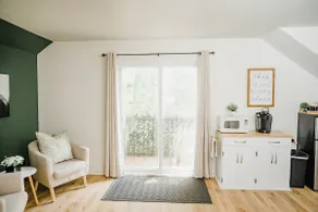 Cozy Guest Suite with Private Entrance - Image 3
