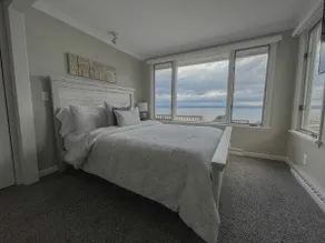 Waterfront Escape in Seneca Lake Wine Country - Image 2