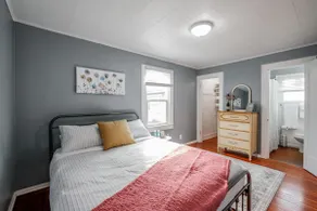 Bright 1-Bedroom Cottage in West Salem's Downtown - Image 4
