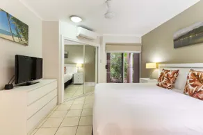 Coral Horizons Top Floor Apt - Image 4
