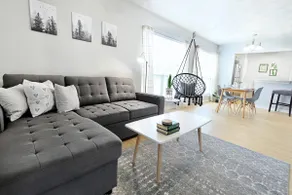 2 BD Flat- Near Fair Park, w/ Arboretum Admission - Image 3