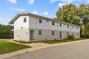 Fully Equipped 2BR | Downtown Appleton - Image 2