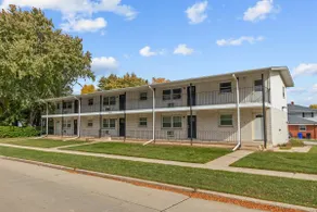 Fully Equipped 2BR | Downtown Appleton - Image 5