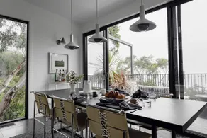 Months and Seasons - Beach House - Stunning Views - Image 4