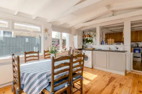 Dog friendly cottage 2 mins to beach with hot tub and Zappi EV - Image 5