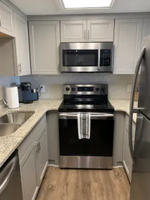 Live in style and Luxury by the Water with This Updated Condo in Hot Springs - Image 5