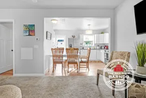 *Clean Spacious Apartment with Room for Everyone! - Image 3