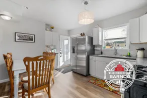 *Clean Spacious Apartment with Room for Everyone! - Image 4