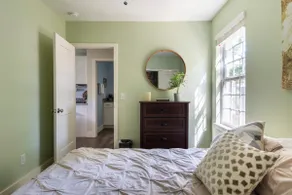Cottage Retreat in the City - Image 4