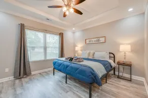 Buckroe Beach Beauty! 7 Beds, Walk to the Beach! - Image 3