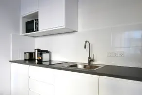 Pretty 1-room apartment in the city center - Image 3