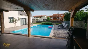 ENJOY GREEN, APP****pool, garden, pets welcome - Image 2