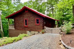 The Red Roof Cottage in Cherry Log Mountain - Image 2