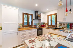 BEAUTIFUL house near the beach - Image 2
