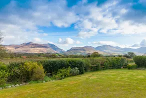 Luxe Apartment . Views of Gap of Dunloe and Reeks - Image 5