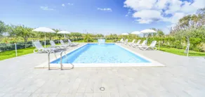 Villa with private garden - beachfront - 105 - Image 3