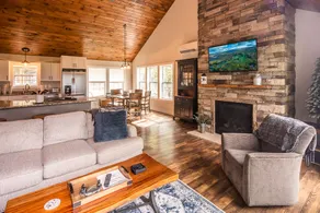 Snow Angels Overlook Chalet Expansive Views - Image 3